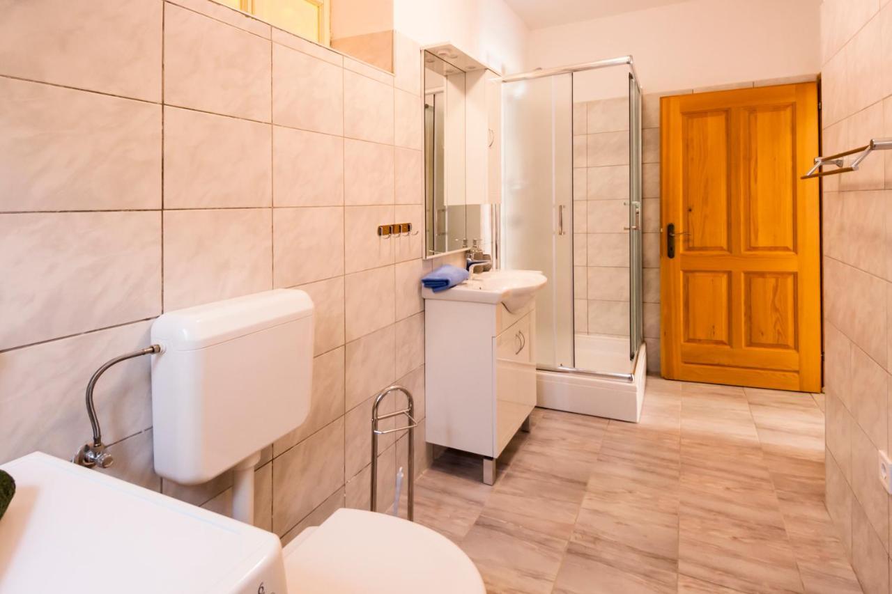 House Krizanic In Marcana, Istria, With 2 Apartments, Total 9 Guests Exterior foto