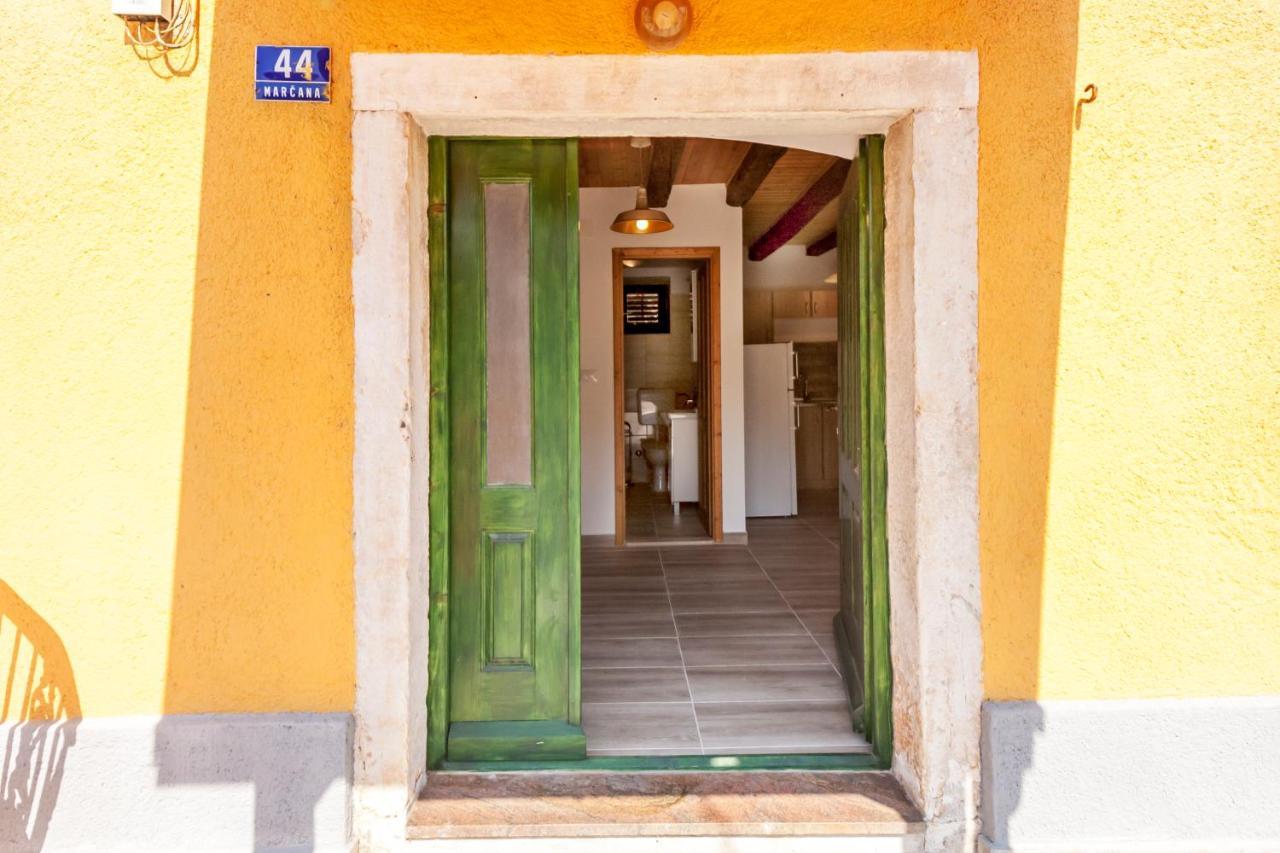 House Krizanic In Marcana, Istria, With 2 Apartments, Total 9 Guests Exterior foto