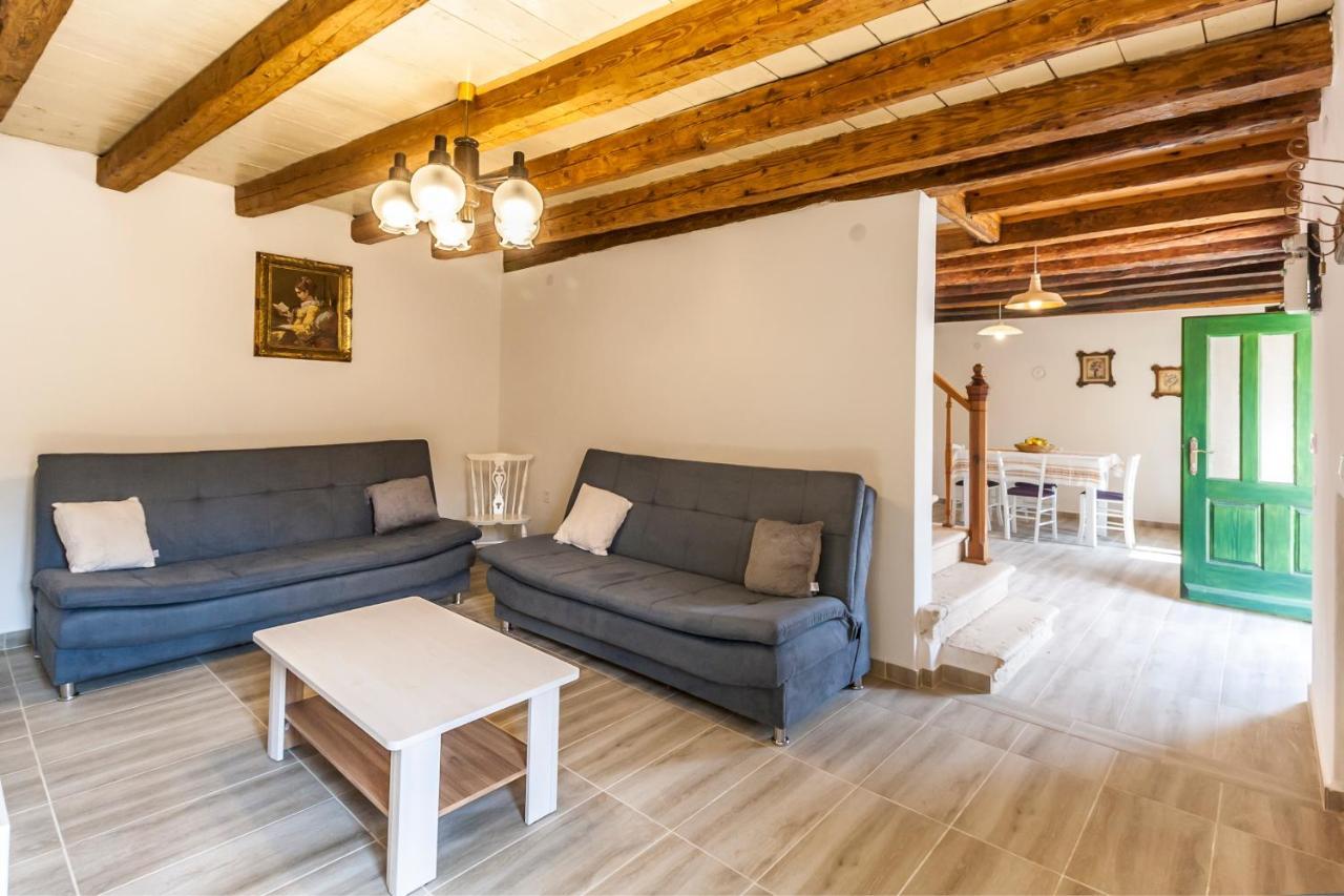 House Krizanic In Marcana, Istria, With 2 Apartments, Total 9 Guests Exterior foto