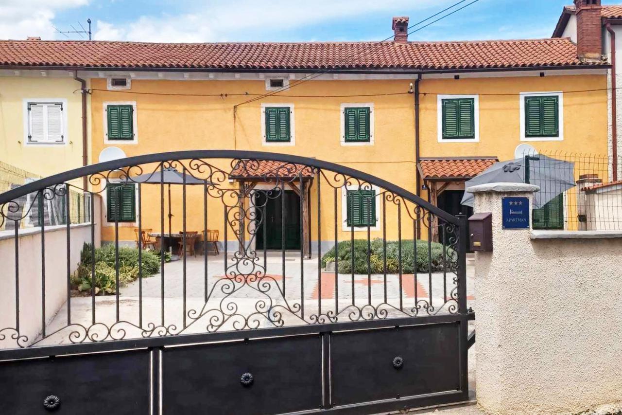 House Krizanic In Marcana, Istria, With 2 Apartments, Total 9 Guests Exterior foto
